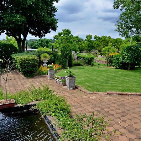 Owls Loft Guest House มิดแรนด์ ภายนอก รูปภาพ