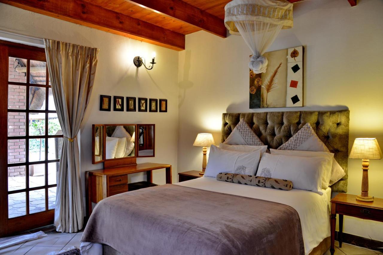 Owls Loft Guest House มิดแรนด์ ภายนอก รูปภาพ