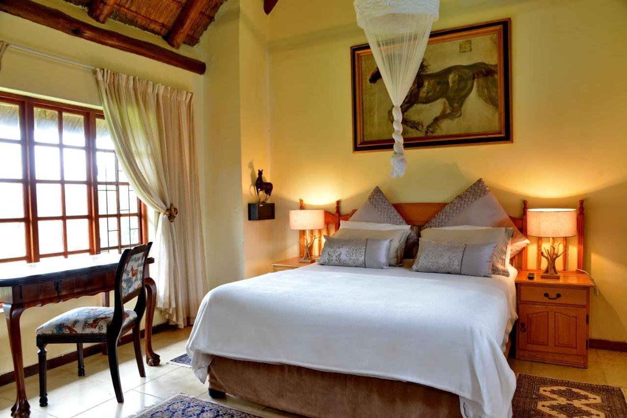 Owls Loft Guest House มิดแรนด์ ภายนอก รูปภาพ