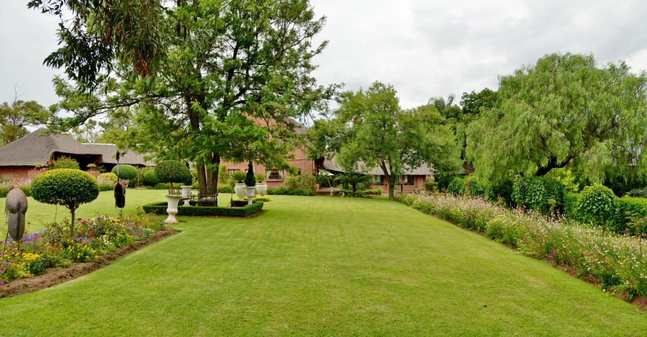 Owls Loft Guest House มิดแรนด์ ภายนอก รูปภาพ