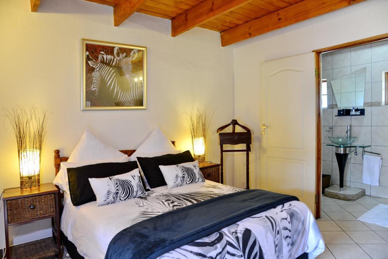 Owls Loft Guest House มิดแรนด์ ภายนอก รูปภาพ