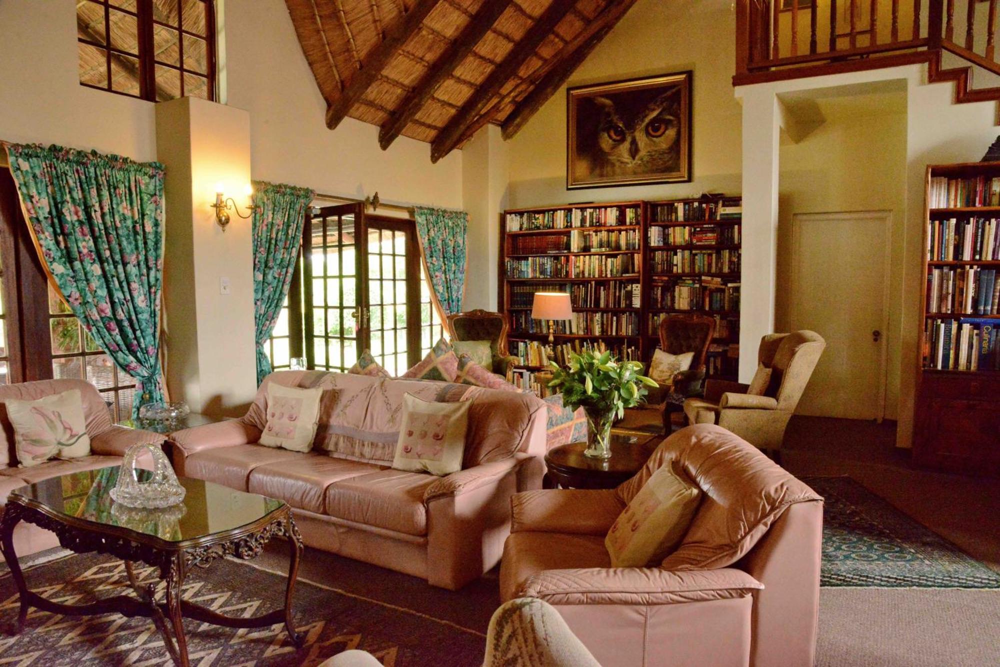 Owls Loft Guest House มิดแรนด์ ภายนอก รูปภาพ