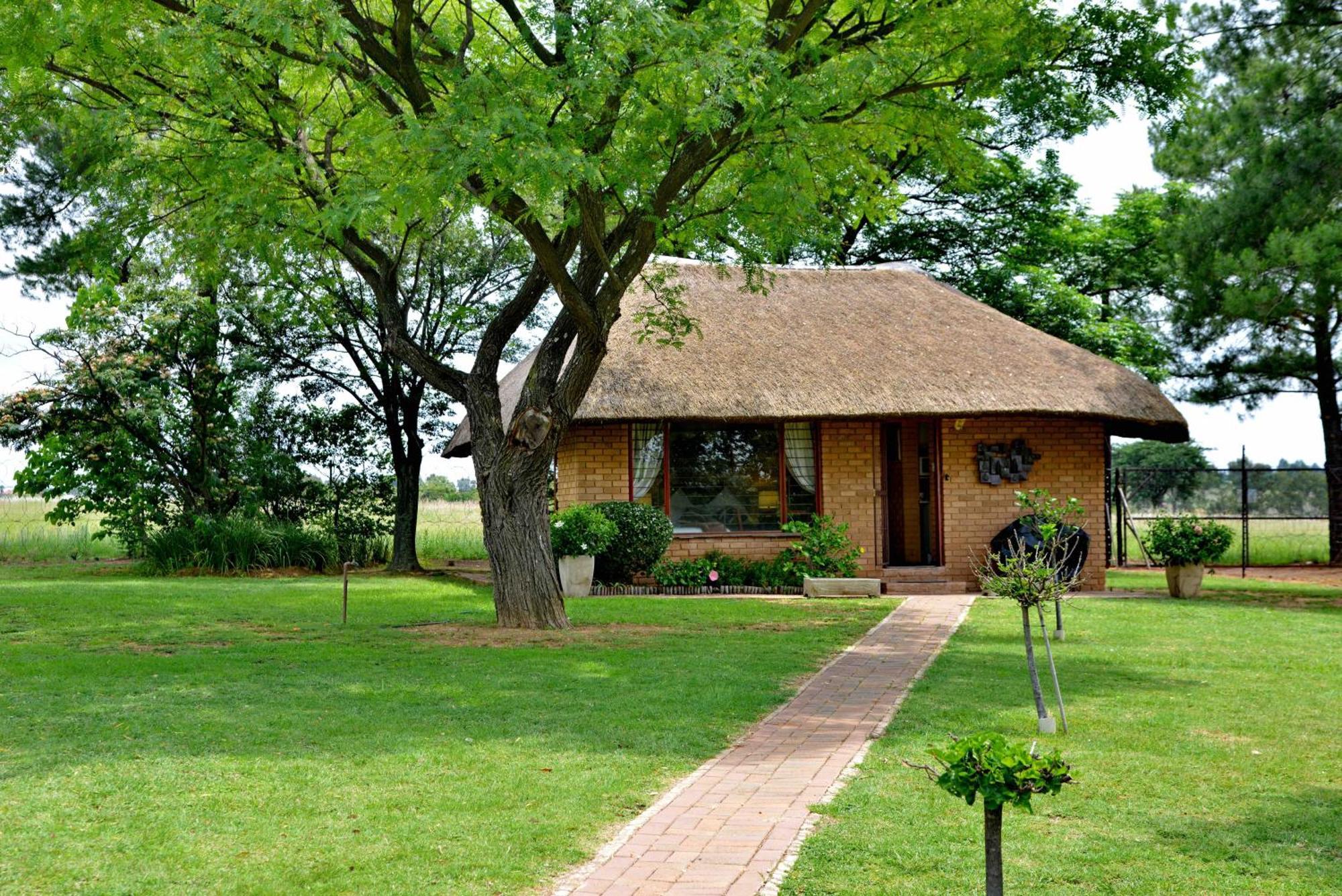 Owls Loft Guest House มิดแรนด์ ภายนอก รูปภาพ