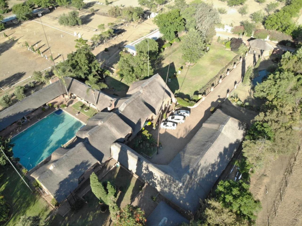 Owls Loft Guest House มิดแรนด์ ภายนอก รูปภาพ